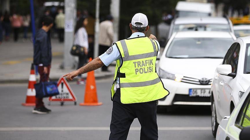 İstanbul’da pazar sabahı trafiğe dikkat! Bu yollar 5 saat boyunca kapalı olacak 10